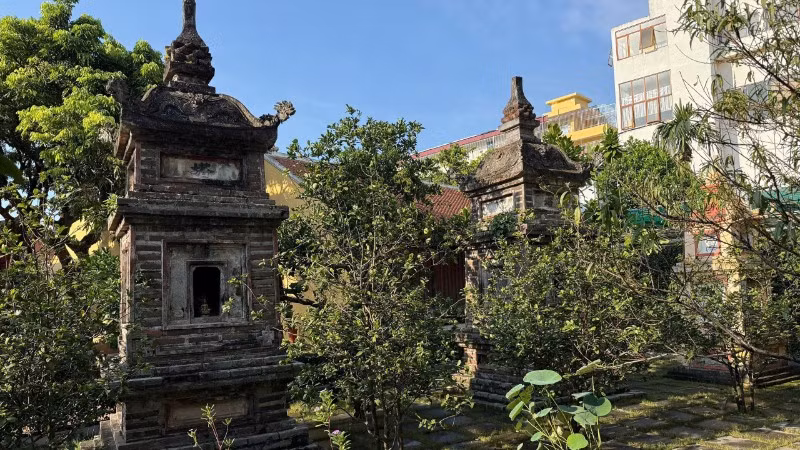 Tháp lưu giữ di vật của Thiền sư Trí Điển ở chùa Bằng, phường Hoàng Liệt, Hà Nội.