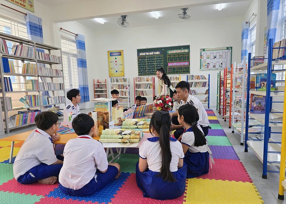 La Guardia Costiera promuove la cultura della lettura nella comunità - foto 10