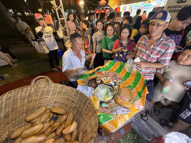 Đảm bảo vệ sinh tuyệt đối để 'giữ danh tiếng cho bánh mì'- Ảnh 1.