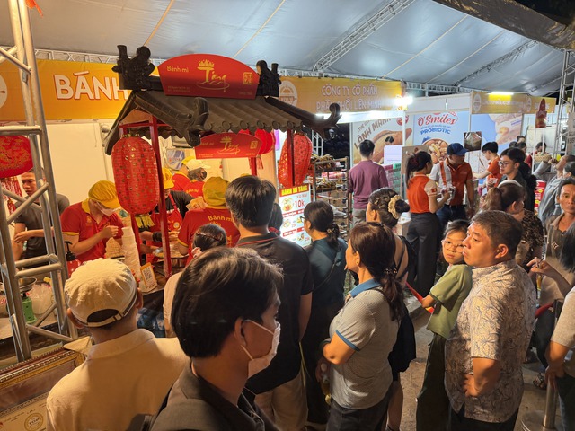 Đảm bảo vệ sinh tuyệt đối để 'giữ danh tiếng cho bánh mì'- Ảnh 3.