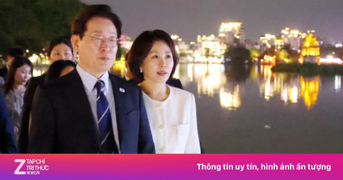 韓国大統領夫妻がハノイのパンケーキ屋台を訪問