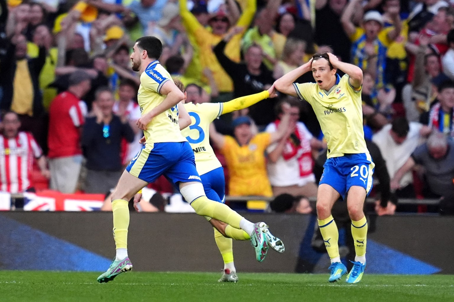 www_thesun_co_uk skor jeremy doku manchester city 1076196015.jpg