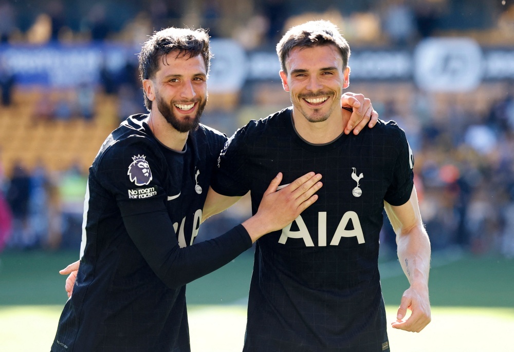 Photo 1 de Tottenham Tottenham anh 1