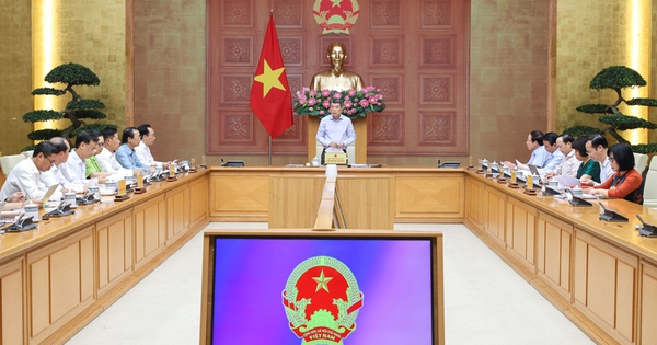 Prime Minister Le Minh Hung Emphasizes Education and Training as Critical National Priorities with Significant Workload Ahead