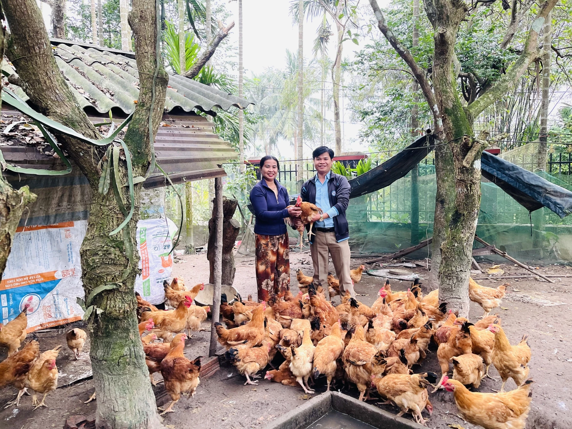 លោក ផាន វៀត តួន ណែនាំប្រជាជនអំពីរបៀបការពារជំងឺសត្វពាហនៈ - រូបថត៖ D.V.