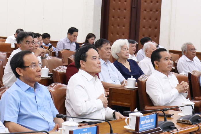 Ho Chi Minh-Ville accueille une réunion d'anciens dirigeants de différentes époques - Photo 1.