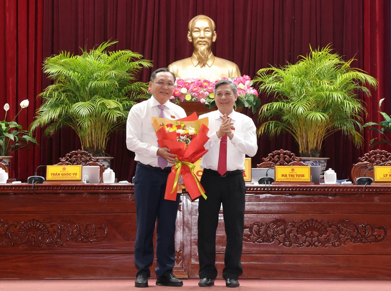 លោក ឡេ កុងលី កាន់តំណែងជាអនុប្រធានគណៈកម្មាធិការប្រជាជនទីក្រុងកឹនថើ - រូបថតទី១។ Ông Lê Công Lý giữ chức vụ Phó Chủ tịch UBND TP. Cần Thơ- Ảnh 1.