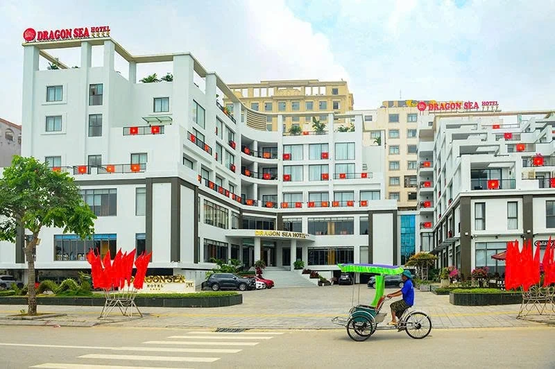 Thanh Hoa célèbre les festivités du 30 avril au 1er mai : des festivités vibrantes et colorées.
