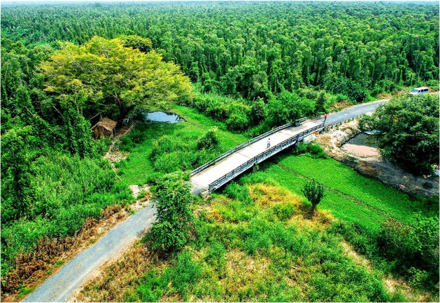 Ca Mau نے سرمایہ کاری کے لیے 96 منصوبوں کا اعلان کیا - تصویر 1۔ Cà Mau công bố 96 dự án kêu gọi đầu tư- Ảnh 1.