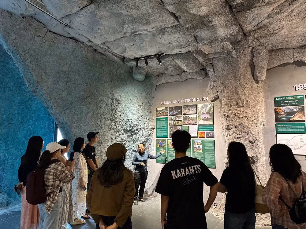0105-hang-son-doong-du-khach.jpg