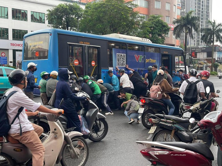 nữ tài xế - Ảnh 2.
