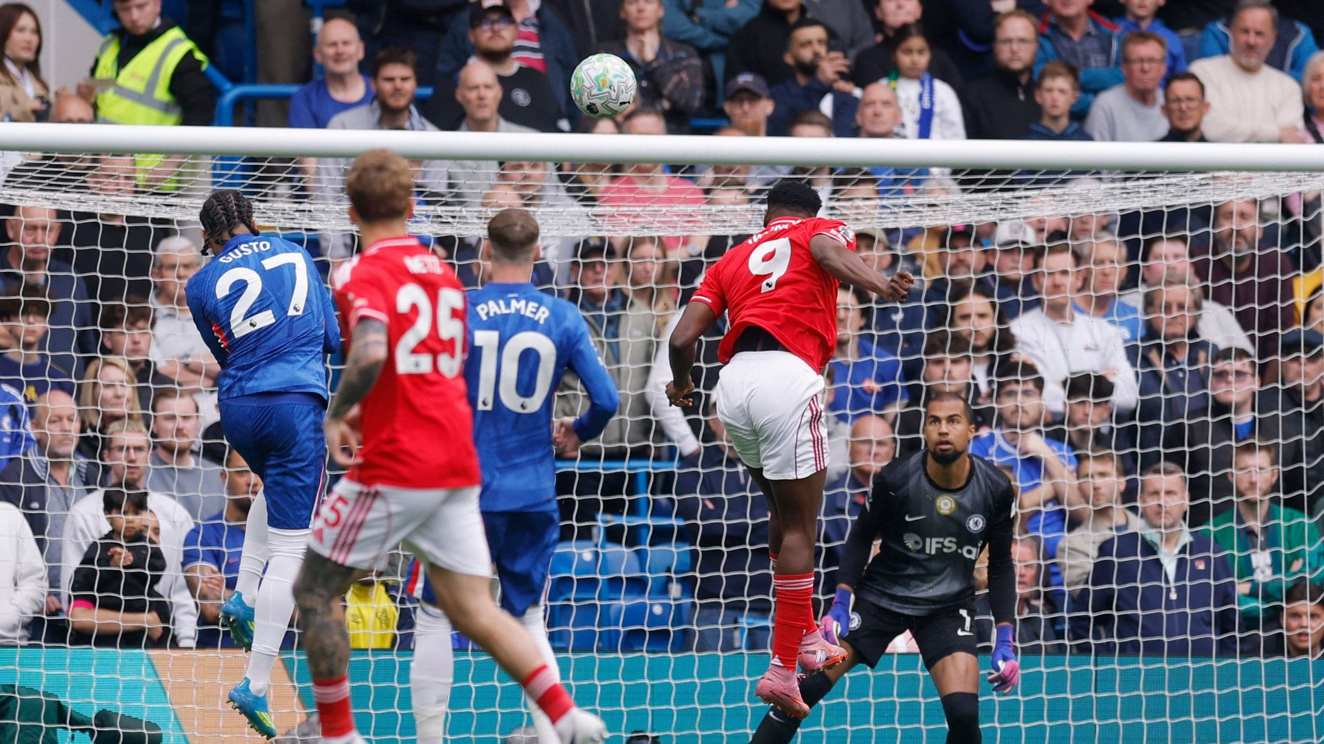 resources_premierleague_pulselive_com 2026 05 04T140825Z_6403917_UP1EM54139Z77_RTRMADP_3_SOCCER ENGLAND CHE NFO.jpg