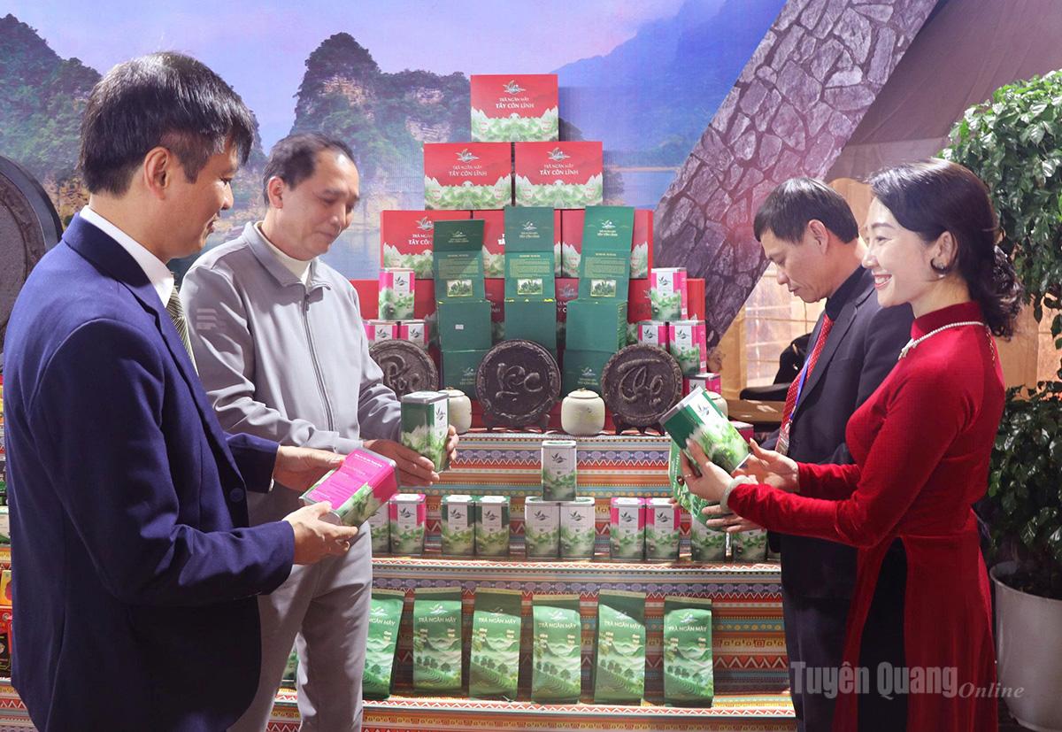 Produk OCOP dari wilayah ini terdapat di pameran perdagangan di seluruh negara.