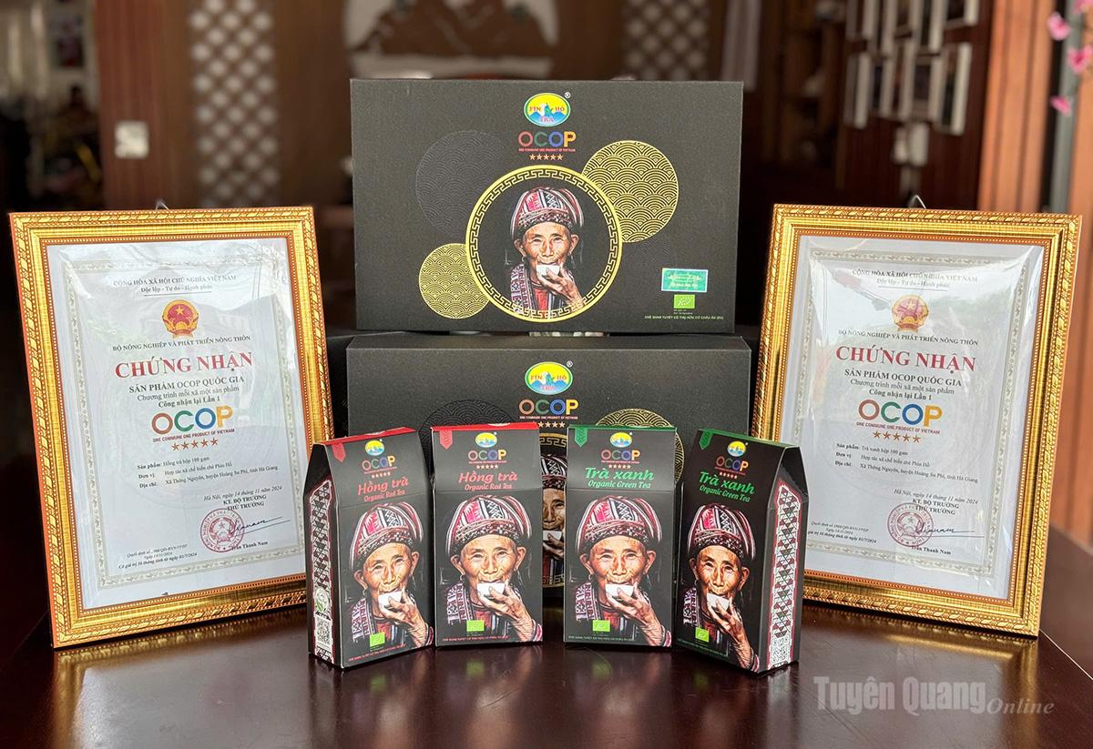 Dua produk, Teh Hijau dan Teh Hitam, daripada Koperasi Phìn Hồ, komune Thông Nguyên, telah mencapai pensijilan kebangsaan OCOP 5 bintang.