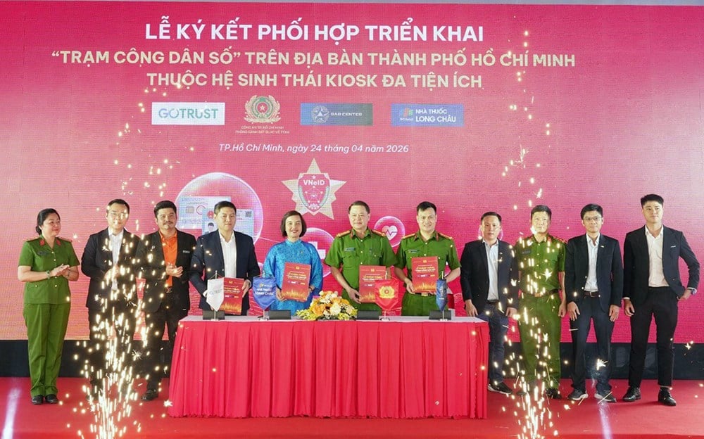 ประชาชนในนครโฮจิมินห์ต่างตั้งตารอที่จะได้สัมผัสประสบการณ์สถานีพลเมืองดิจิทัล - ภาพที่ 1