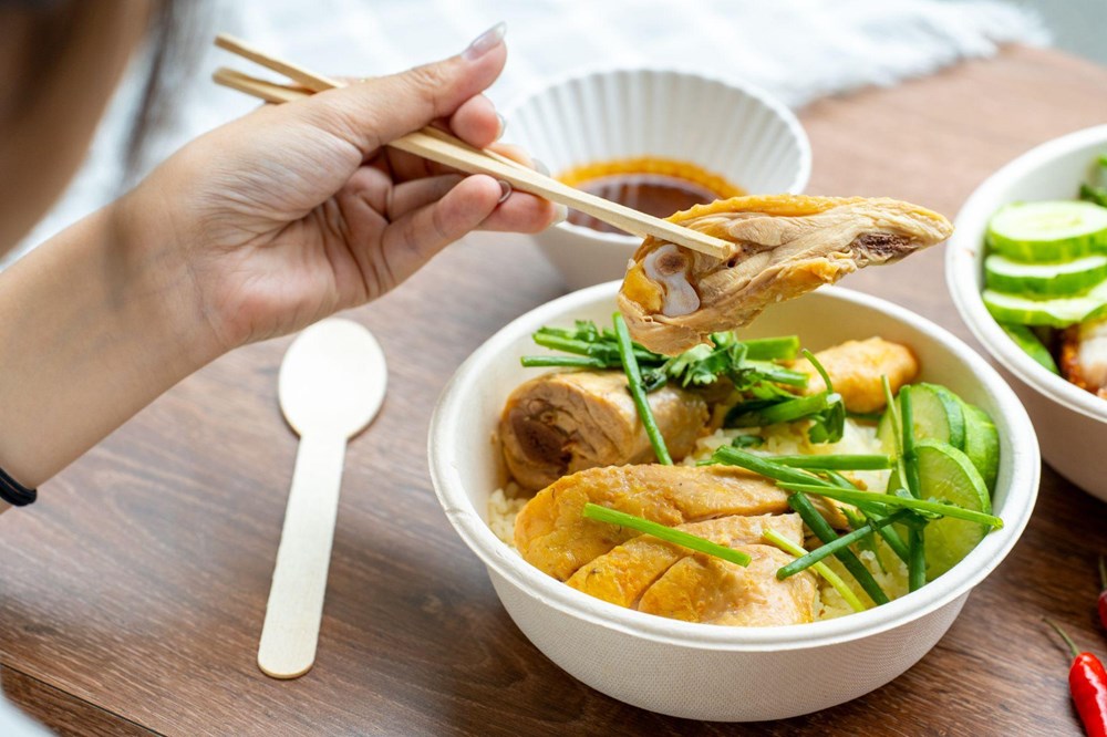 3 เมนูข้าวไก่รสชาติกลมกล่อม เหมาะสำหรับวันที่คุณไม่รู้จะกินอะไรดี - ภาพที่ 2