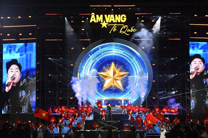 40.000 khán giả lan tỏa mạnh mẽ tinh thần tự hào dân tộc - Ảnh 1.