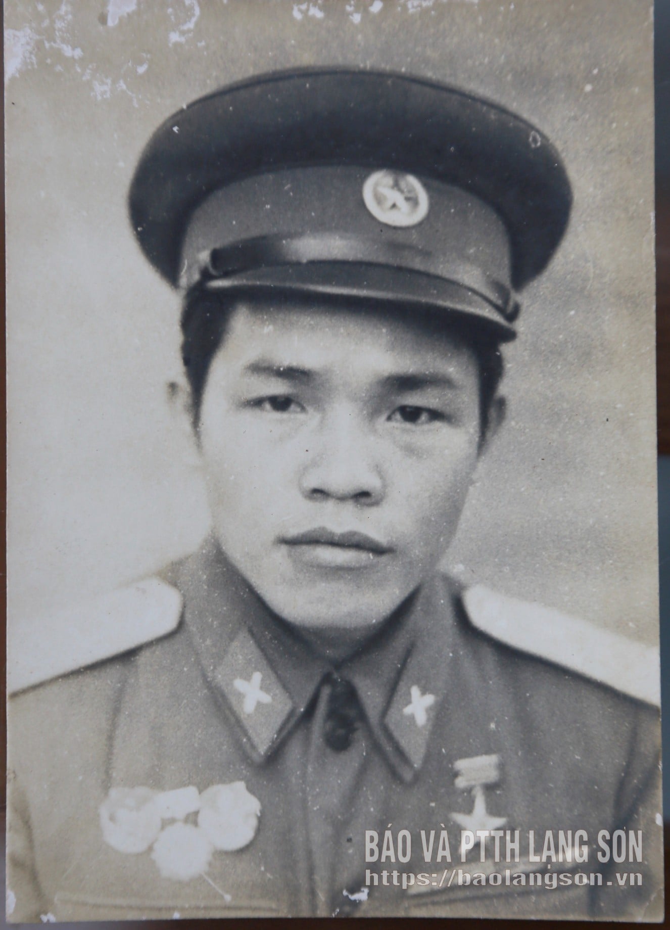 Chân dung Anh hùng Lực lượng vũ trang nhân dân Hoàng Văn Quyết 