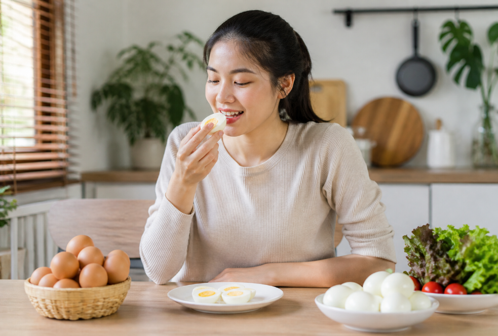 Lưu ý cho những người hay ăn trứng luộc hàng ngày- Ảnh 1.