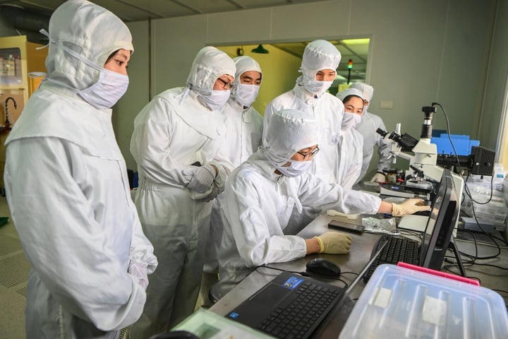 Le Vietnam crée 10 groupes technologiques stratégiques - Photo 1. Việt Nam xác lập 10 nhóm công nghệ chiến lược- Ảnh 1.