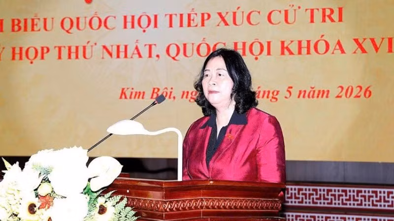 Đồng chí Bùi Thị Minh Hoài phát biểu tại hội nghị.