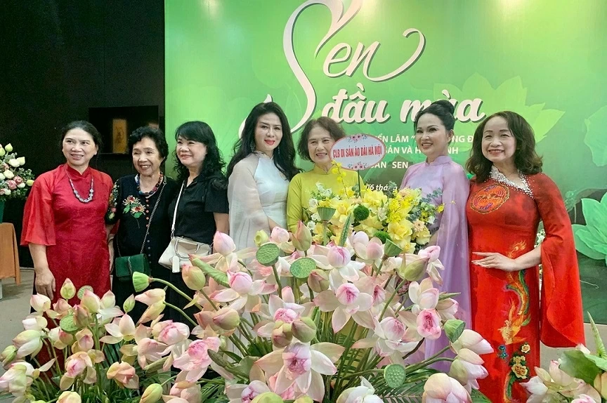 „Raný lotos“ otevírá cestu dědictví a míru. ‘Sen đầu mùa’ mở hành trình di sản và hòa bình