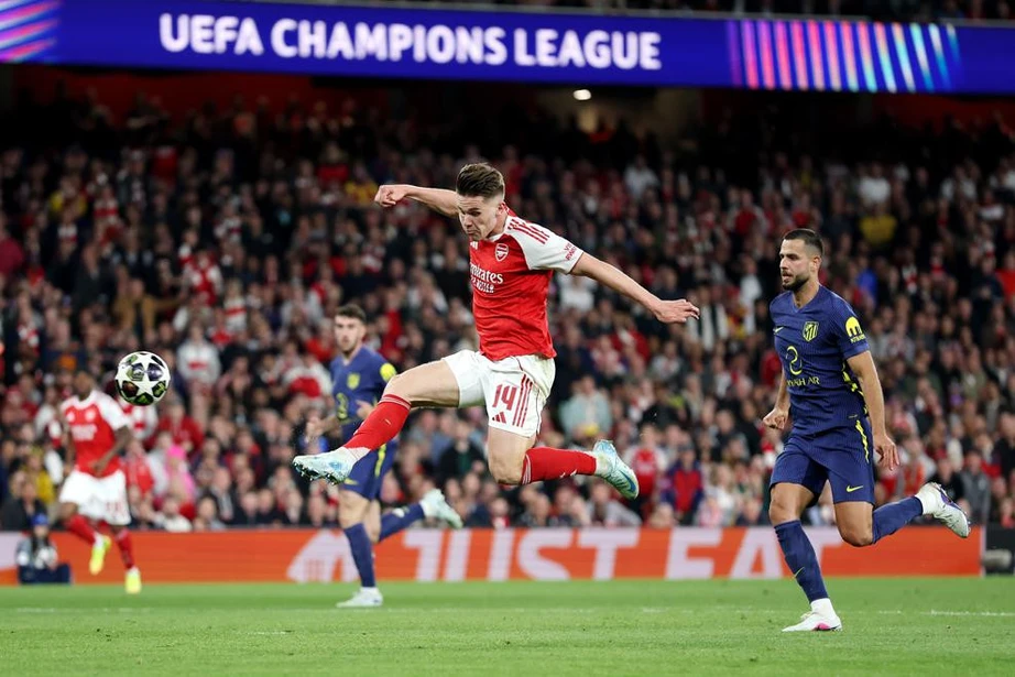 Heftige Kontroverse beim Halbfinale der Champions League 2025-2026 - Foto 2.