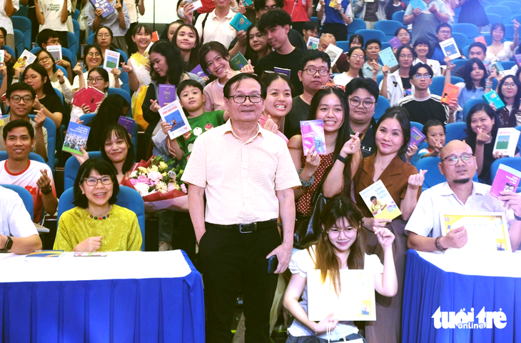 Sắp có ‘Kính vạn hoa’ truyện tranh? - Ảnh 1.