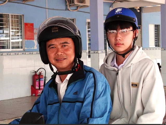 นักเรียนจากเมืองกาเมามีความสนใจในประวัติศาสตร์อย่างมาก - ภาพที่ 2 Cậu học trò vùng Đất Mũi đam mê môn lịch sử- Ảnh 2.