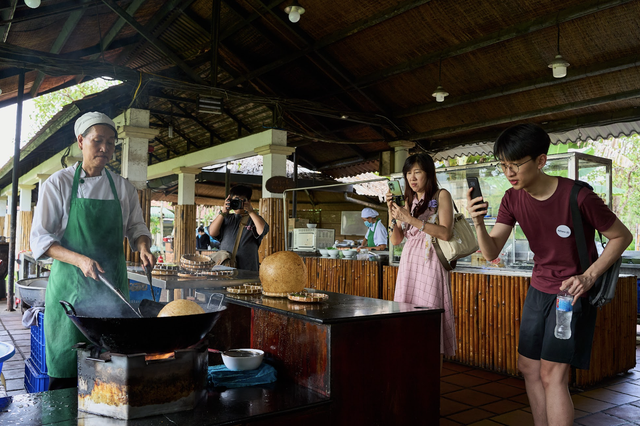 Đoàn gần ngàn khách MICE từ Indonesia mê sầu riêng- Ảnh 2.