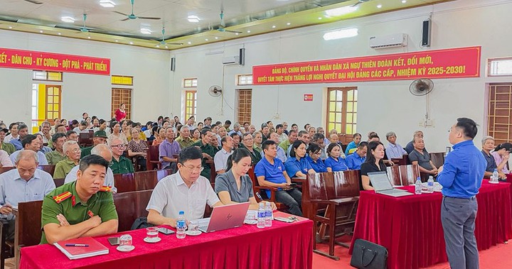 Von Öllampen-Klassenzimmern zu KI-Klassenzimmern - Foto 2. Từ lớp học đèn dầu đến lớp học AI- Ảnh 2.