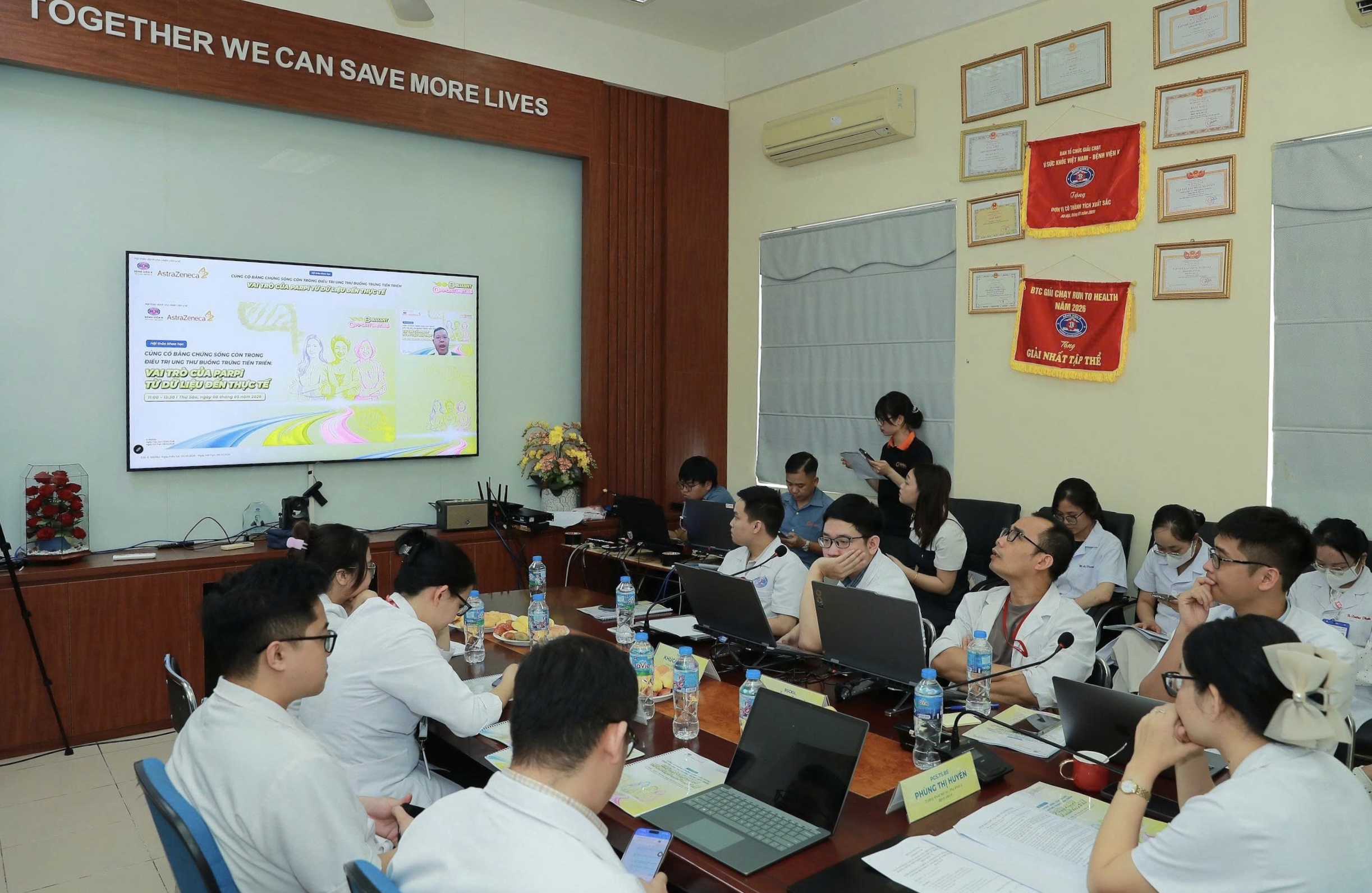 Khoảng 7% ung thư buồng trứng có tính chất gia đình- Ảnh 1.