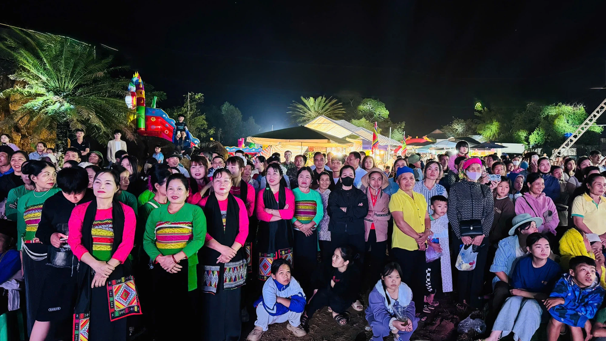 យប់បើកពិធីបុណ្យ Chi Linh Son ឆ្នាំ ២០២៦ គឺពោរពេញដោយភាពរស់រវើក។
