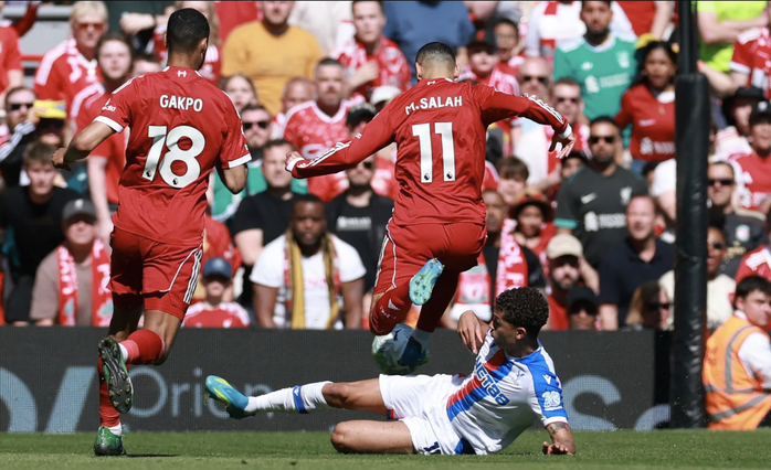 Liverpool hạ gục Crystal Palace, vươn lên Top 4 Ngoại hạng - Ảnh 2.