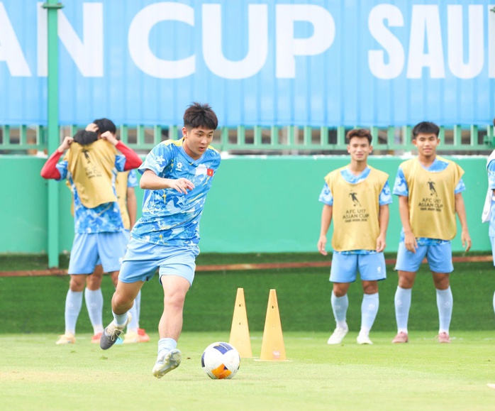 Bóng đá trẻ Việt Nam trước ngưỡng cửa World Cup - Ảnh 1.