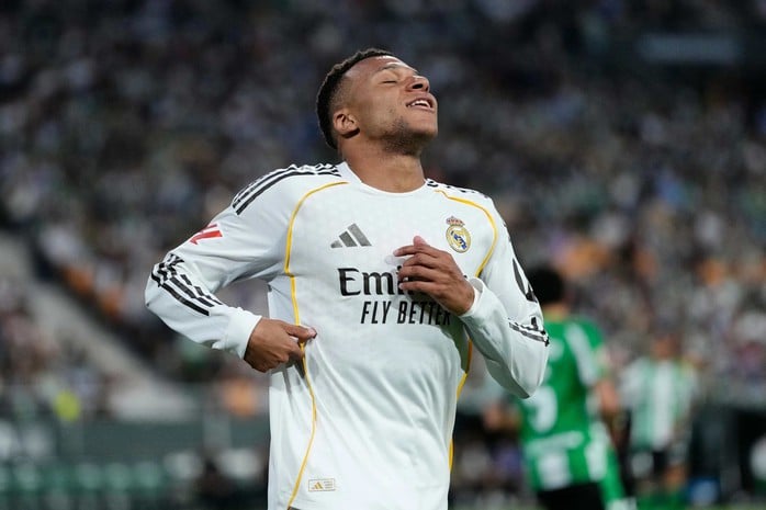Real Madrid nhận thêm tin hung tin trước “siêu kinh điển” - Ảnh 1.