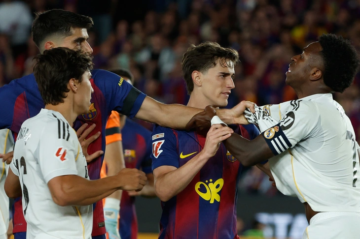 Đánh bại Real Madrid, Barcelona vô địch La Liga - Ảnh 2.