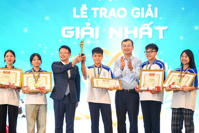 Học sinh giành nhiều giải thưởng tại vòng chung kết quốc gia STEM, AI và Robotics- Ảnh 2.