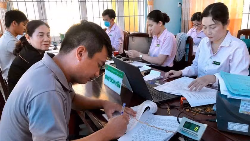 Mạng lưới điểm giao dịch chính sách thưc hiện cho vay vốn ưu đãi đa dạng, nhanh chóng, tạo thuận lợi giúp nhân dân phát triển sản xuất, kinh doanh.