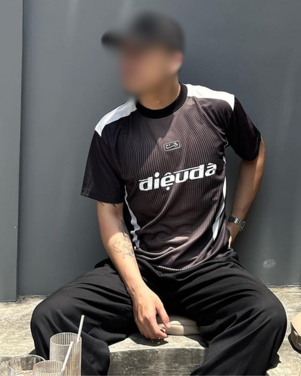 Beaucoup de gens rangent discrètement cette chemise élégante - photo 5