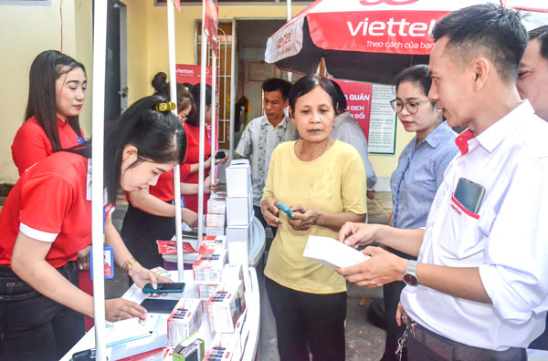 Chuyển đổi số từ cơ sở để phục vụ người dân tốt hơn- Ảnh 1.