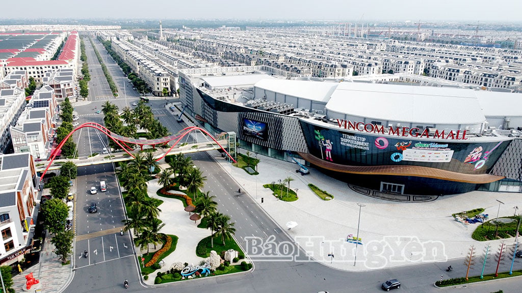 មជ្ឈមណ្ឌលផ្សារទំនើប Vincom Mega Mall Ocean City តំបន់ទីប្រជុំជន Vinhomes Ocean Park 2 ឃុំងៀទ្រូ។