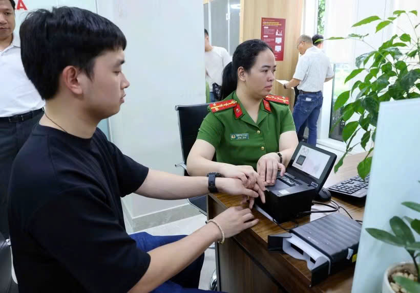 Des procédures d'identification personnelle sont en cours. Source : VNA (Agence de presse vietnamienne)