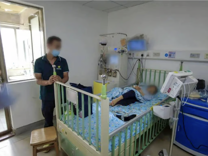 Uma família pobre na China precisou ter outro filho para conseguir um cordão umbilical e salvar a filha, que tinha uma doença sanguínea - Foto 3. Trung Quốc - Ảnh 2.