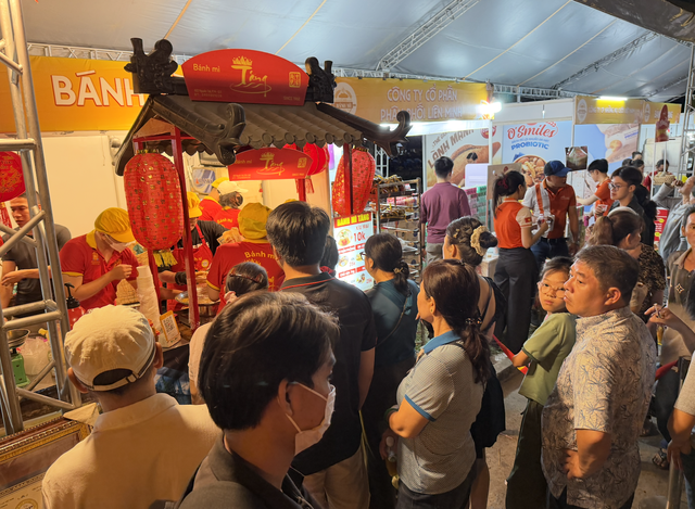 Lễ hội bánh mì mùa 4 thu hút lượng khách kỷ lục- Ảnh 3.