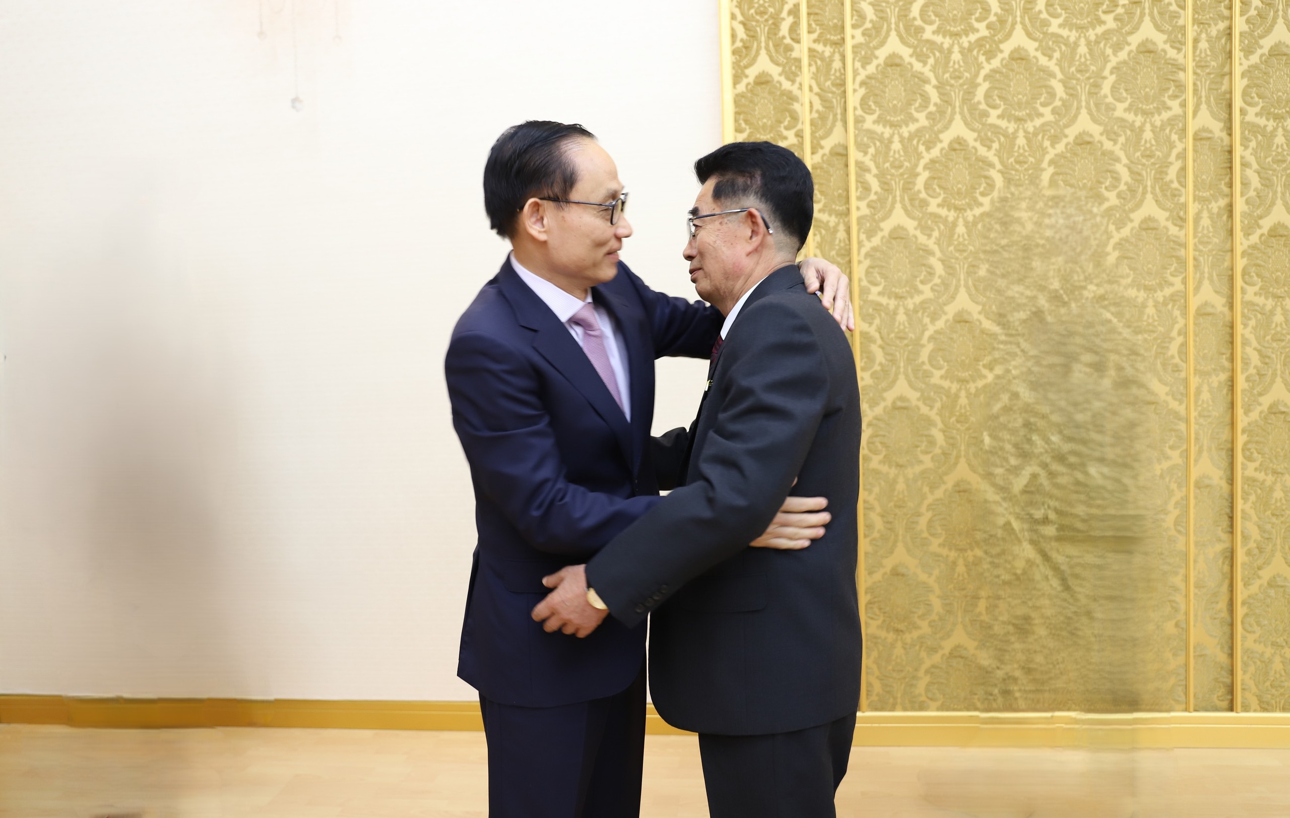 ການສົ່ງເສີມສາຍພົວພັນລະຫວ່າງຫວຽດນາມ-ເກົາຫຼີເໜືອ - ຮູບທີ 1. Thúc đẩy quan hệ Việt Nam - Triều Tiên- Ảnh 1.