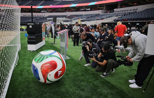 Werden über 3 Milliarden Menschen die Fußball-Weltmeisterschaft 2026 verpassen? - Bild 1. Hơn 3 tỉ người không được xem World Cup 2026?- Ảnh 1.