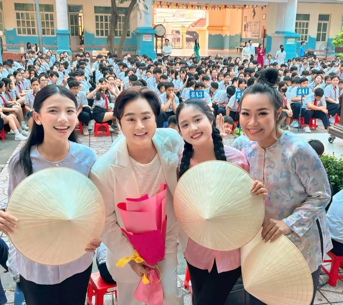 Đưa những ca khúc viết về Bác Hồ đến sân khấu học đường - Ảnh 1.