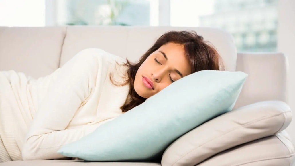 Cách ngủ trưa đúng để phục hồi não bộ- Ảnh 1.