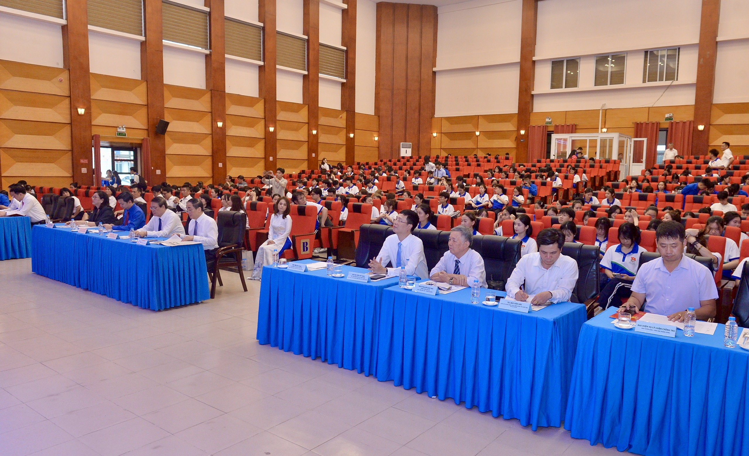 Vươn tầm thực hiện sứ mệnh 'đi trước mở đường, chủ động dẫn dắt' - Ảnh 1.